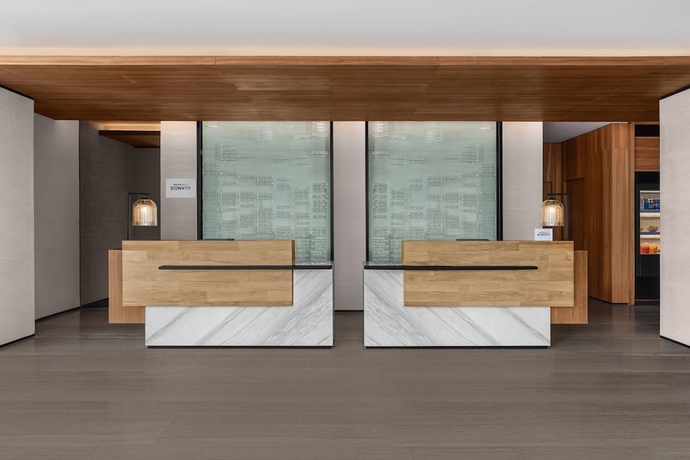 Imagen de los interiores del Hotel Fairfield By Marriott Cebu Mandaue City. Foto 11