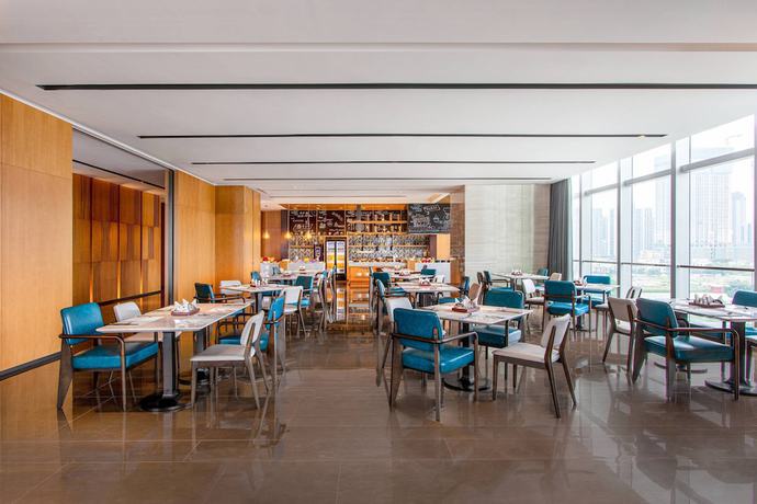 Imagen del bar/restaurante del Hotel Fairfield By Marriott Foshan Nanhai. Foto 3