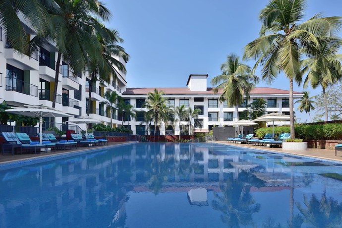 Imagen de la piscina del Hotel Fairfield By Marriott Goa Anjuna. Foto 8
