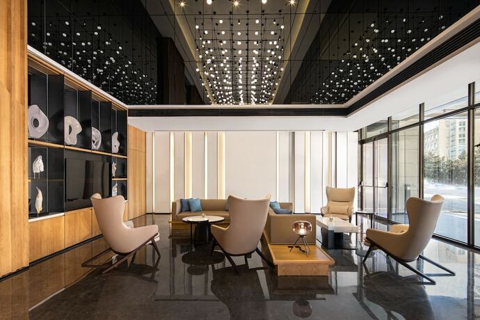 Imagen de los interiores del Hotel Fairfield By Marriott Guiyang Guanshanhu. Foto 18