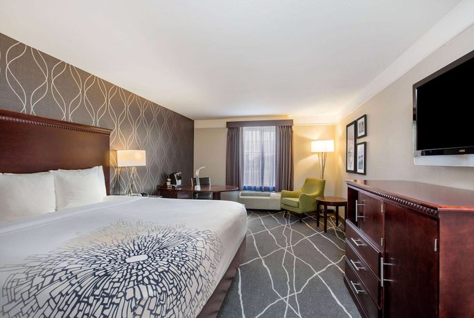 Imagen de la habitación del Hotel Fairfield By Marriott Inn And Suites Fresno River Park. Foto 6
