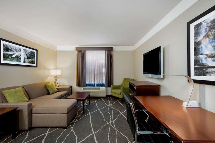 Imagen de la habitación del Hotel Fairfield By Marriott Inn And Suites Fresno River Park. Foto 8