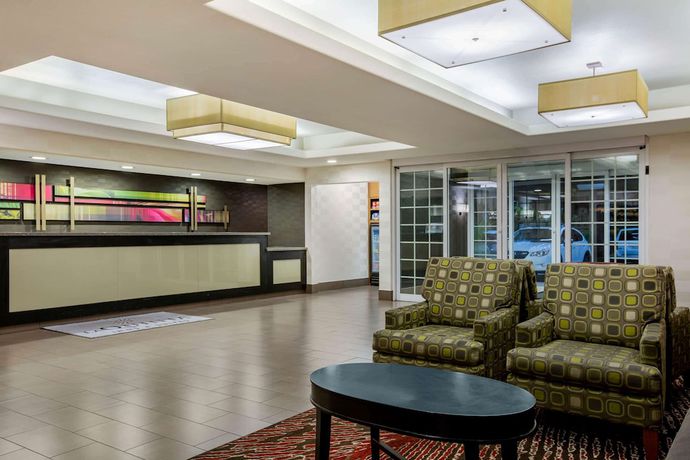 Imagen de los interiores del Hotel Fairfield By Marriott Inn And Suites Fresno River Park. Foto 20