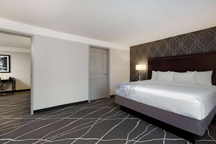 Imagen de la habitación del Hotel Fairfield By Marriott Inn And Suites Fresno River Park. Foto 10