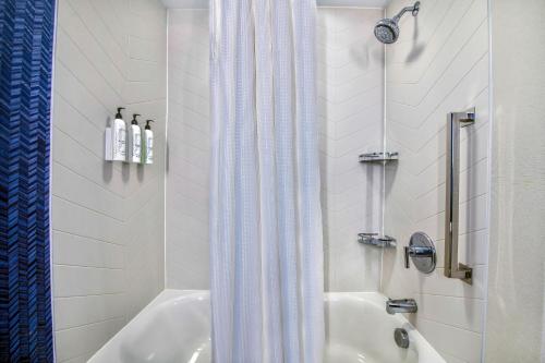Imagen de la habitación del Hotel Fairfield By Marriott Inn & Suites Cortland. Foto 5