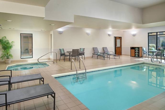 Imagen de la piscina del Hotel Fairfield By Marriott Inn and Suites Asheville Outlets. Foto 15