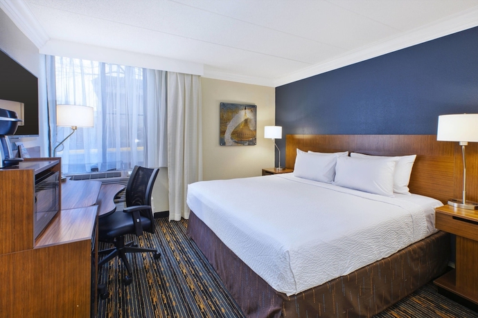 Imagen de la habitación del Hotel Fairfield By Marriott Inn and Suites Herndon Reston. Foto 6