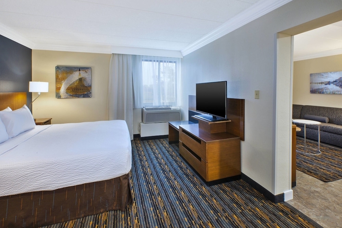 Imagen de la habitación del Hotel Fairfield By Marriott Inn and Suites Herndon Reston. Foto 12