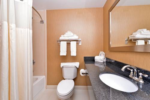 Imagen de la habitación del Hotel Fairfield By Marriott Inn and Suites Newport Cincinnati. Foto 7