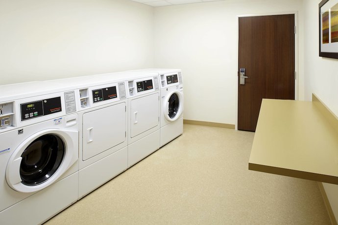 Imagen de los interiores del Hotel Fairfield By Marriott Inn and Suites Wheeling At The Highlands. Foto 17