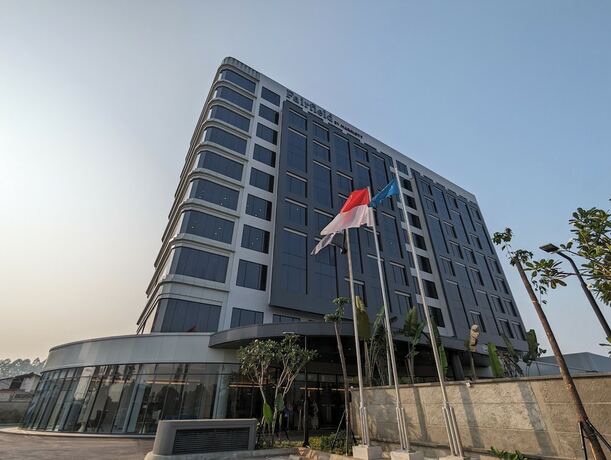 Imagen general del Hotel Fairfield By Marriott Jakarta Soekarno-hatta Airport. Foto 1
