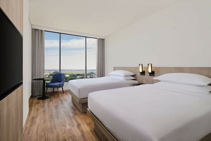 Imagen de la habitación del Hotel Fairfield By Marriott Jakarta Soekarno-hatta Airport. Foto 16