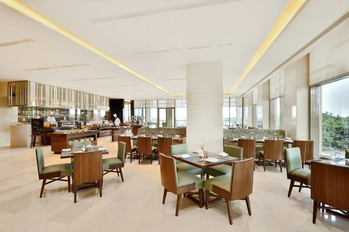 Imagen del bar/restaurante del Hotel Fairfield By Marriott Jodhpur. Foto 4