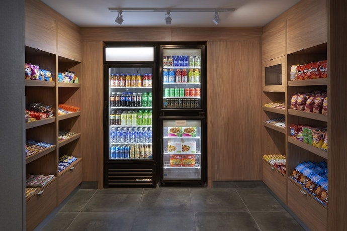 Imagen de los interiores del Hotel Fairfield By Marriott Niagara Falls, Canada. Foto 18