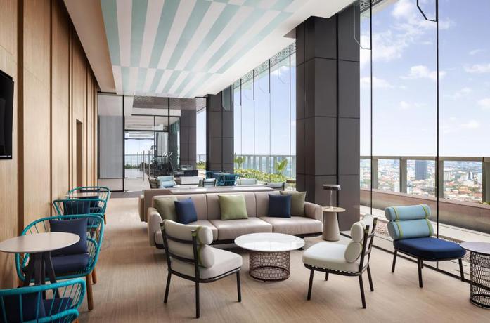 Imagen de los interiores del Hotel Fairfield By Marriott Phnom Penh. Foto 8