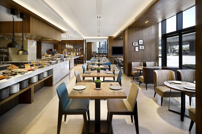 Imagen del bar/restaurante del Hotel Fairfield By Marriott Taichung. Foto 2