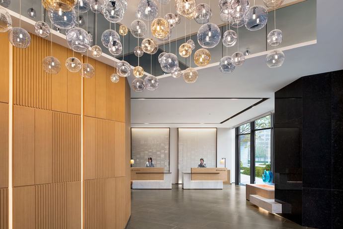 Imagen de los interiores del Hotel Fairfield By Marriott Xi'an Chanba. Foto 14