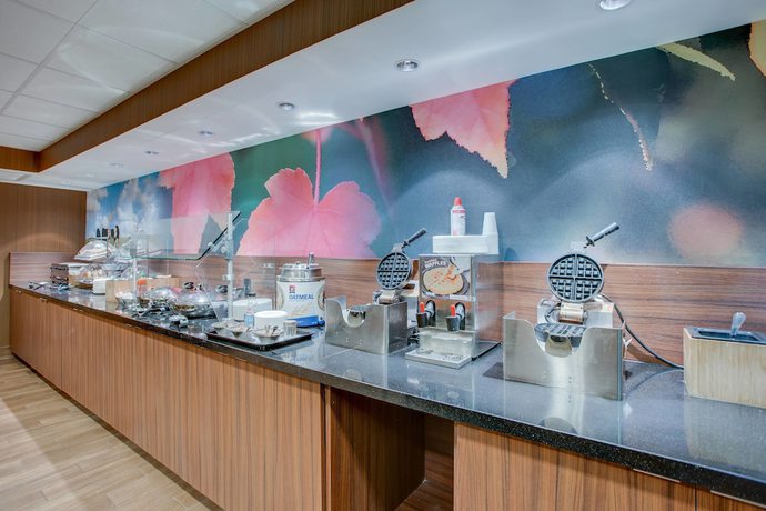 Imagen del bar/restaurante del Hotel Fairfield Inn Amesbury. Foto 2