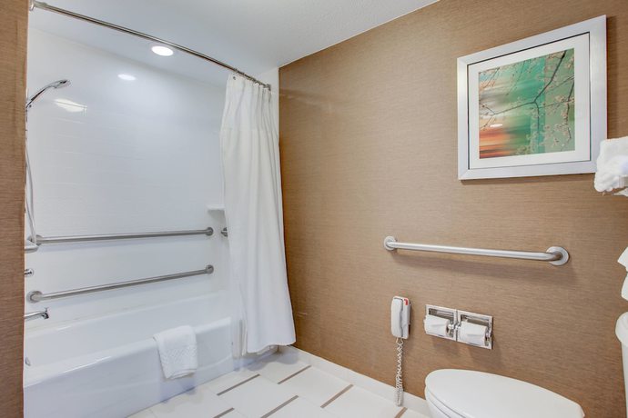 Imagen de la habitación del Hotel Fairfield Inn Amesbury. Foto 8