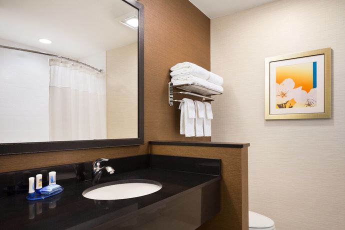 Imagen de la habitación del Hotel Fairfield Inn And Suites Akron Fairlawn. Foto 7