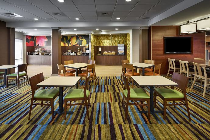 Imagen del bar/restaurante del Hotel Fairfield Inn And Suites By Marriott Alexandria, Alexandria. Foto 4
