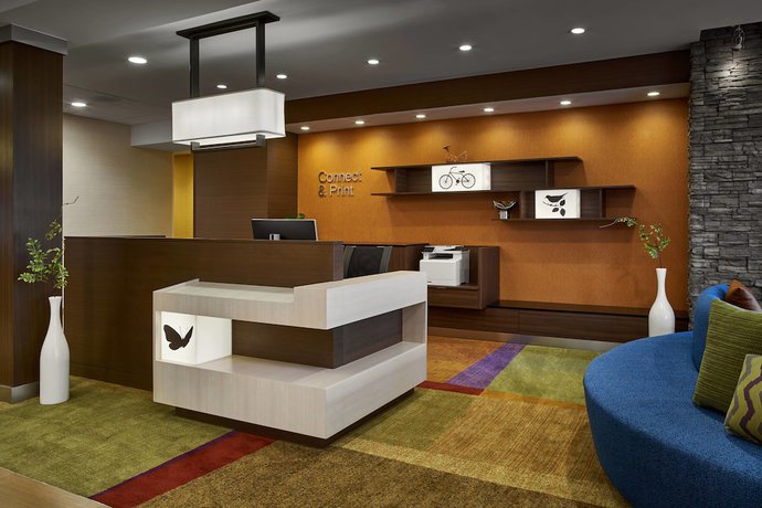 Imagen de los interiores del Hotel Fairfield Inn And Suites By Marriott Alexandria, Alexandria. Foto 18
