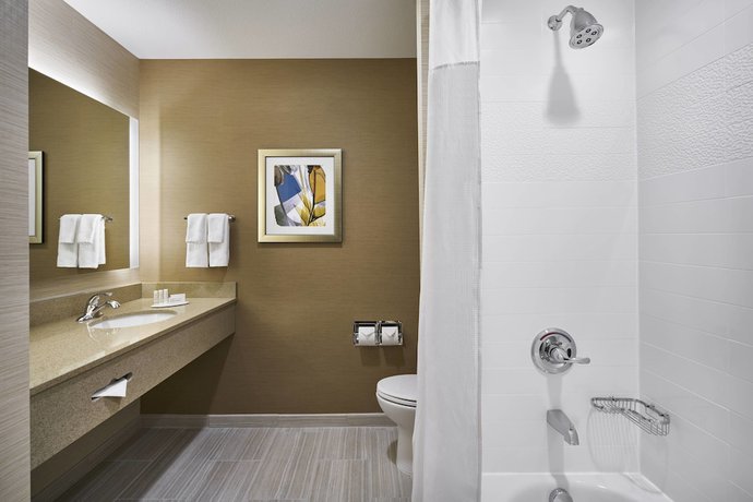 Imagen de la habitación del Hotel Fairfield Inn And Suites By Marriott Alexandria, Alexandria. Foto 14