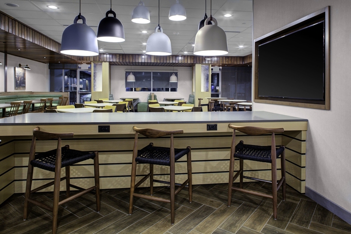 Imagen del bar/restaurante del Hotel Fairfield Inn And Suites By Marriott Allentown Wes. Foto 4