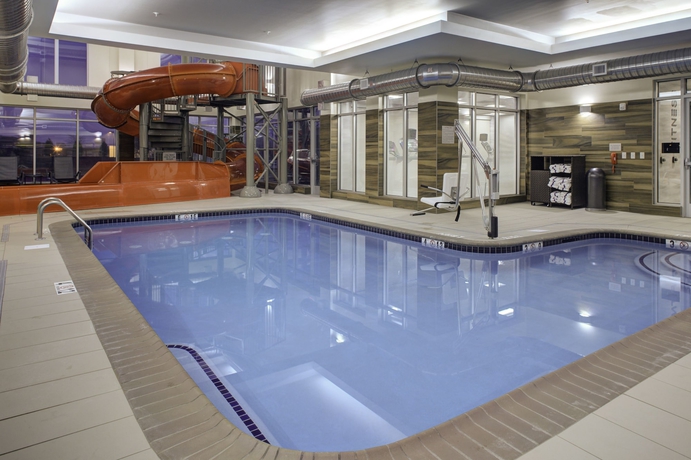 Imagen de la piscina del Hotel Fairfield Inn And Suites By Marriott Allentown Wes. Foto 19