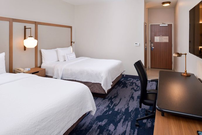 Imagen de la habitación del Hotel Fairfield Inn And Suites By Marriott Arlington Six Flags. Foto 8
