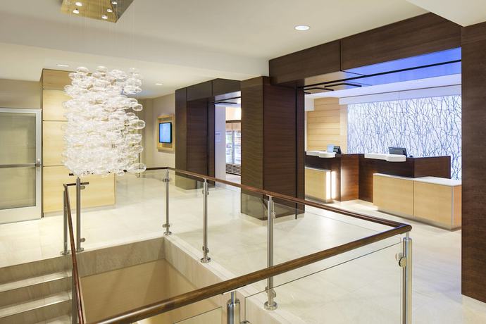 Imagen de los interiores del Hotel Fairfield Inn And Suites By Marriott Calgary Downtown. Foto 16