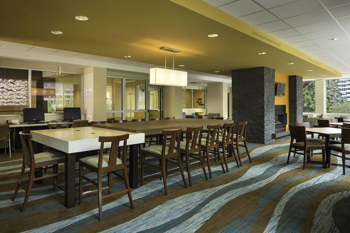 Imagen general del Hotel Fairfield Inn And Suites By Marriott Calgary Downtown. Foto 3