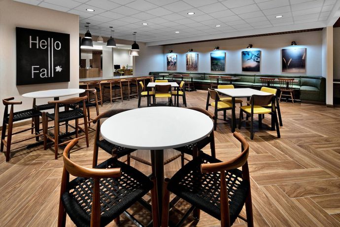 Imagen del bar/restaurante del Hotel Fairfield Inn And Suites By Marriott Columbus New Albany. Foto 4
