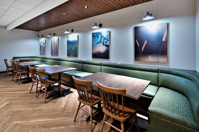 Imagen del bar/restaurante del Hotel Fairfield Inn And Suites By Marriott Columbus New Albany. Foto 6