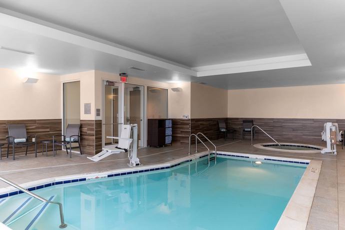 Imagen de la piscina del Hotel Fairfield Inn And Suites By Marriott Columbus New Albany. Foto 19