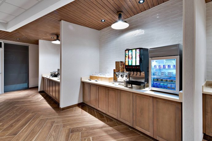 Imagen del bar/restaurante del Hotel Fairfield Inn And Suites By Marriott Columbus New Albany. Foto 7
