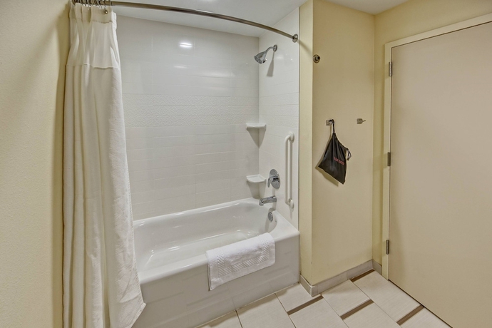 Imagen de la habitación del Hotel Fairfield Inn And Suites By Marriott Destin. Foto 12