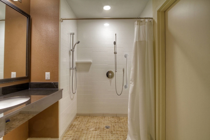 Imagen de la habitación del Hotel Fairfield Inn And Suites By Marriott Destin. Foto 16