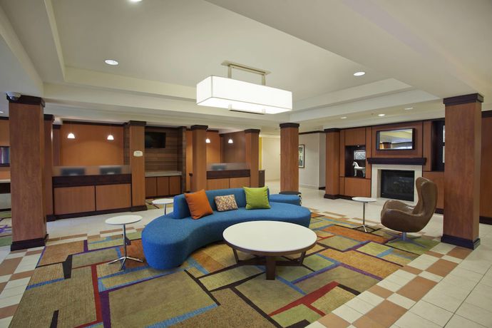 Imagen de los interiores del Hotel Fairfield Inn And Suites By Marriott Detroit Metro Airport Romulus. Foto 11