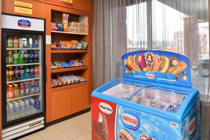 Imagen de los interiores del Hotel Fairfield Inn And Suites By Marriott Detroit Metro Airport Romulus. Foto 12