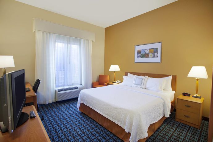 Imagen de la habitación del Hotel Fairfield Inn And Suites By Marriott Detroit Metro Airport Romulus. Foto 8