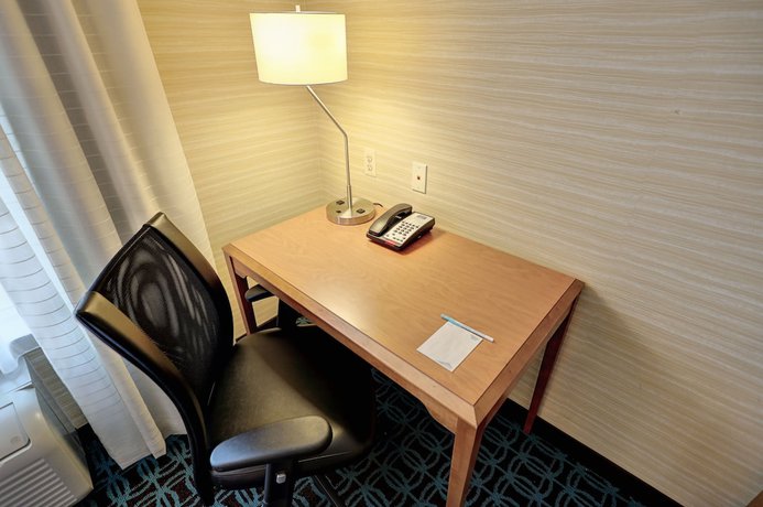 Imagen de la habitación del Hotel Fairfield Inn And Suites By Marriott Edison-south Plainfield. Foto 17
