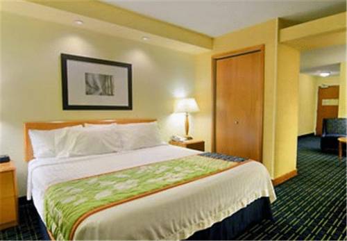 Imagen de la habitación del Hotel Fairfield Inn And Suites By Marriott Emporia I-95. Foto 3