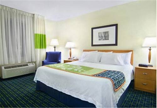 Imagen de la habitación del Hotel Fairfield Inn And Suites By Marriott Emporia I-95. Foto 4