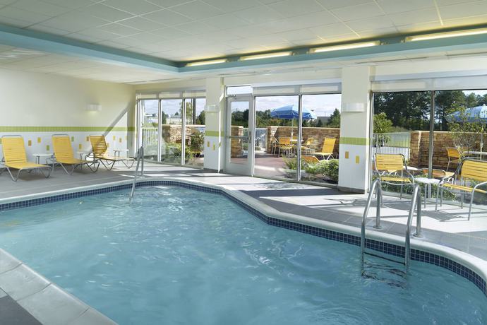 Imagen de la piscina del Hotel Fairfield Inn And Suites By Marriott Fayetteville North. Foto 20