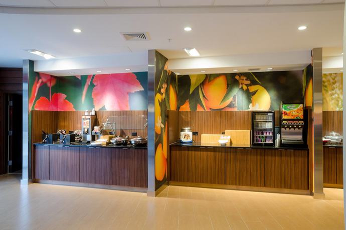 Imagen del bar/restaurante del Hotel Fairfield Inn And Suites By Marriott Fayetteville North. Foto 7