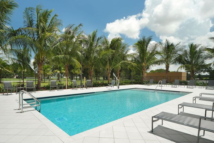 Imagen de la piscina del Hotel Fairfield Inn And Suites By Marriott Fort Lauderdale Northwest. Foto 19