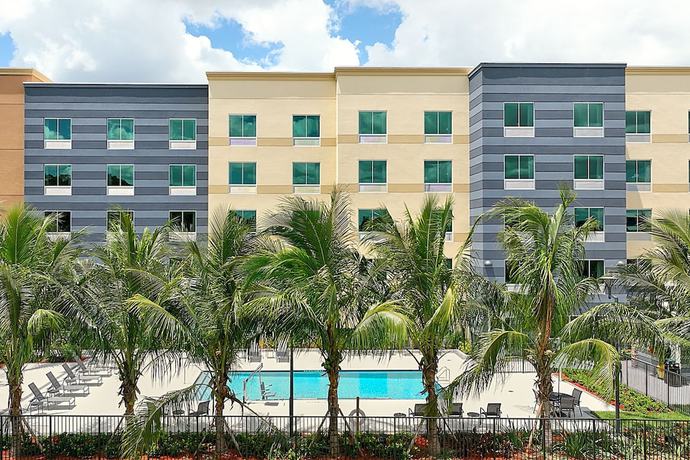 Imagen de la piscina del Hotel Fairfield Inn And Suites By Marriott Fort Lauderdale Northwest. Foto 20