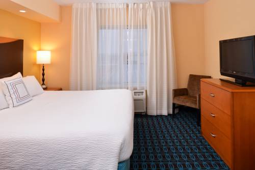 Imagen de la habitación del Hotel Fairfield Inn And Suites By Marriott Fort Wayne. Foto 11