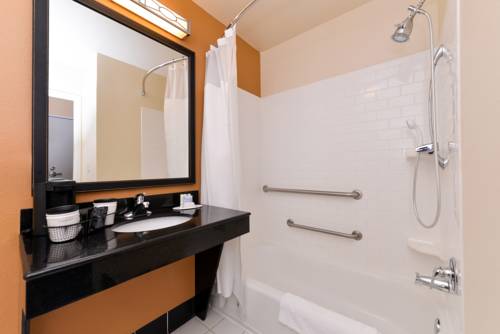 Imagen de la habitación del Hotel Fairfield Inn And Suites By Marriott Fort Wayne. Foto 13